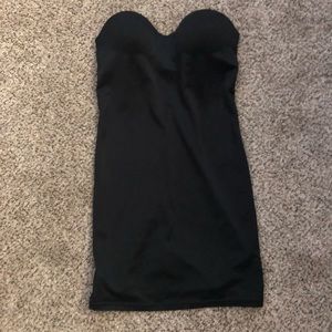 Black strapless fitted slip